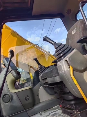 Digunakan Cat Excavators dalam kondisi baik dan dengan harga yang bagus.